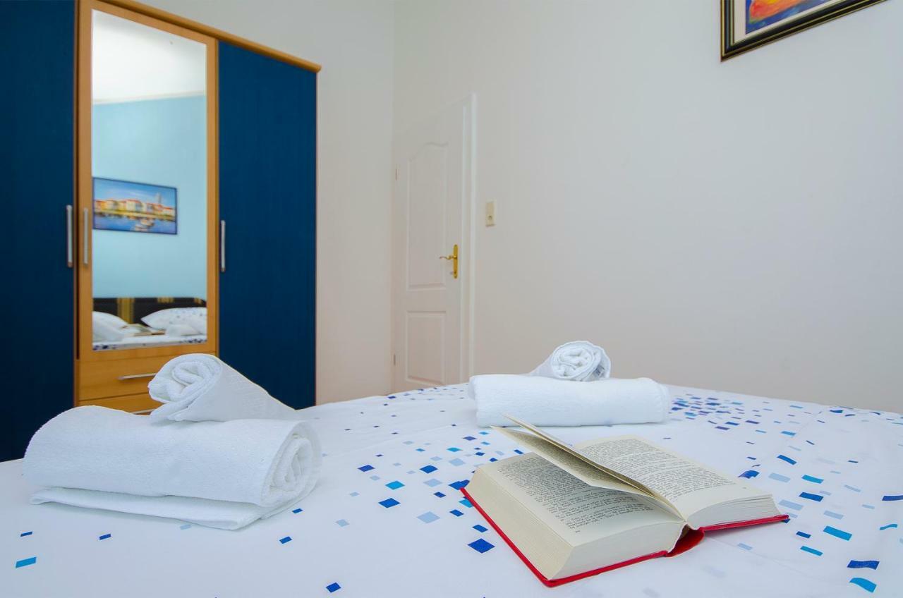 Apartments Maslina トロギール エクステリア 写真